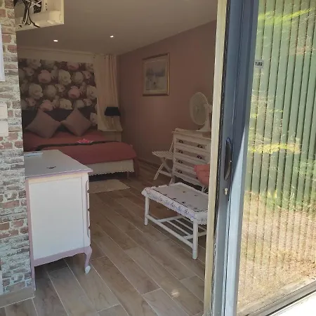 Chez Chon Et Jean-marie Homestay Hermanville-sur-Mer